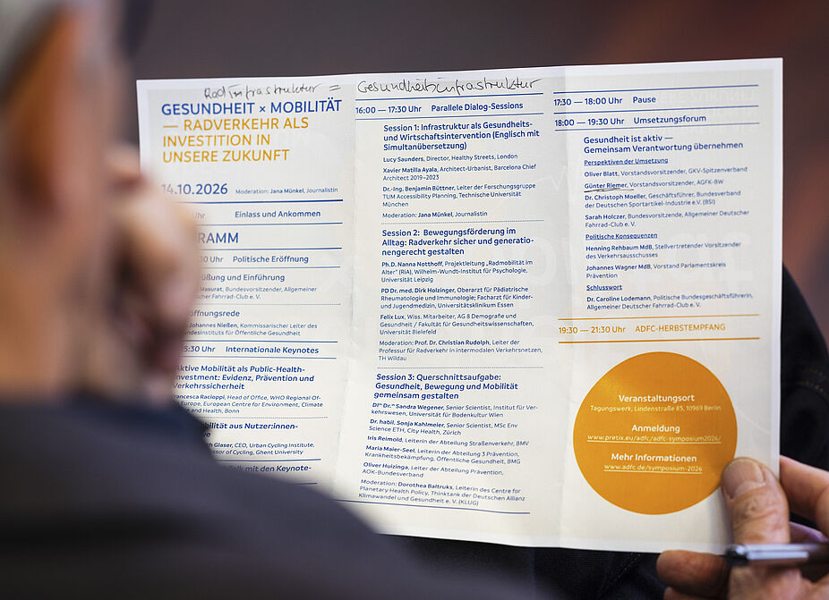 ADFC-Symposium "Gesundheit x Mobilität": Das Programm ADFC | Symposium „GESUNDHEIT × MOBILITÄT — RADVERKEHR ALS
INVESTITION IN UNSERE ZUKUNFT“ am 14. Oktober 2026